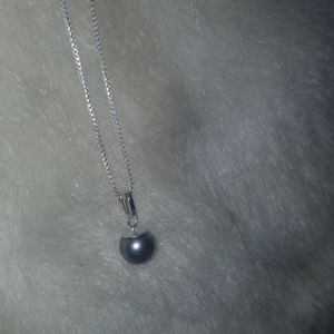Sterling silver pearl necklace Gray